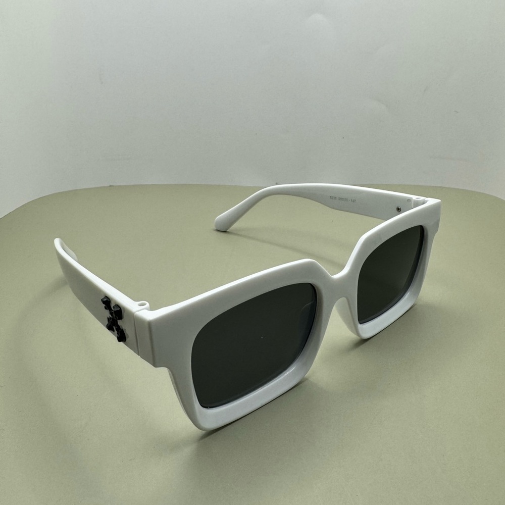 Off-White Mid Wayfarer Sunglasses
Sample - White